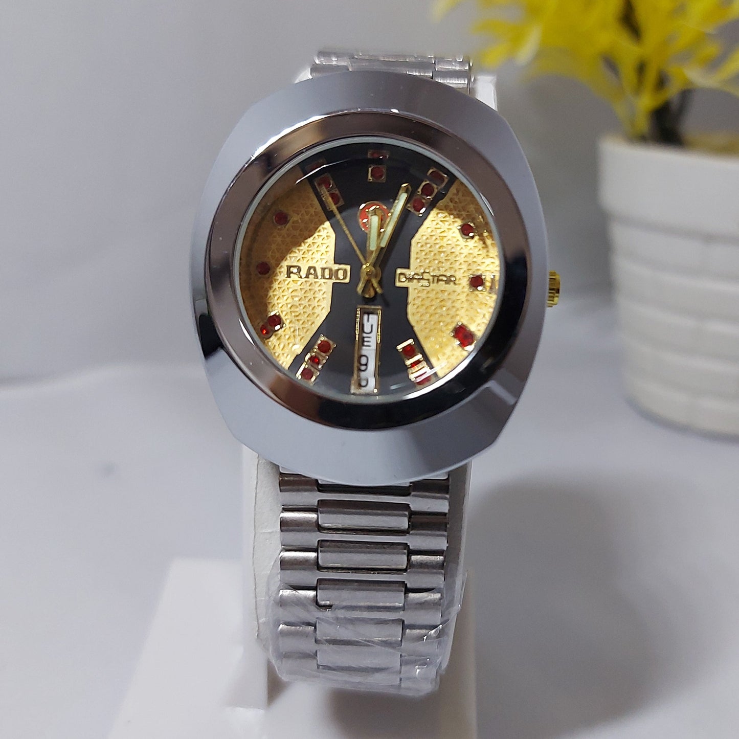 Rado Regular Chain