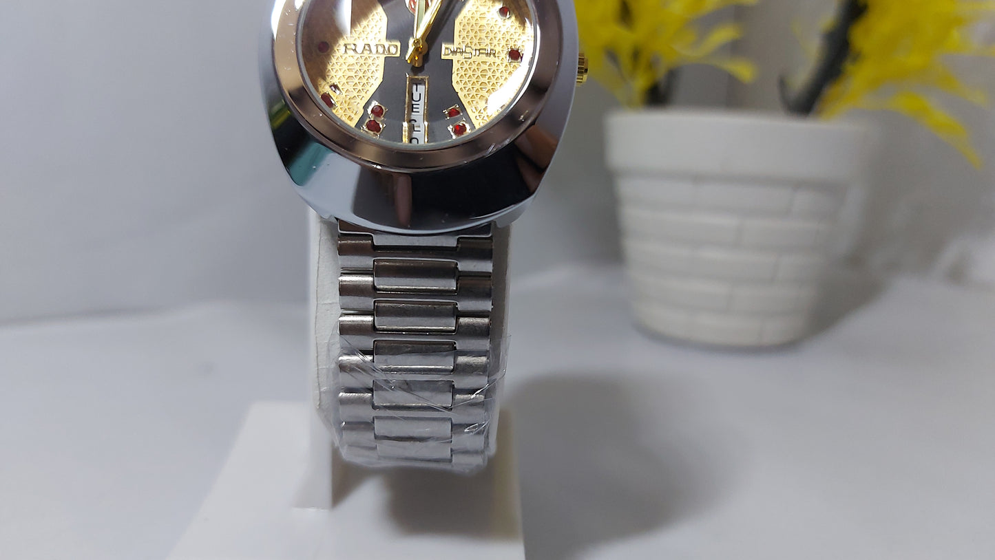 Rado Regular Chain