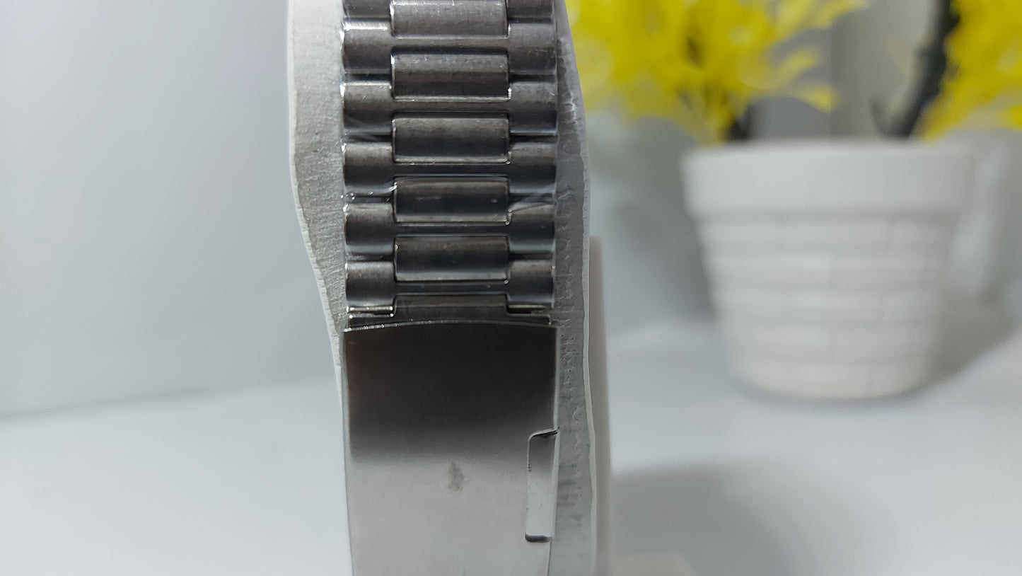 Rado Regular Chain