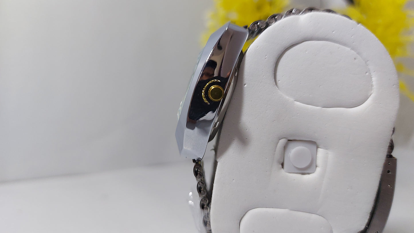 Rado Regular Chain