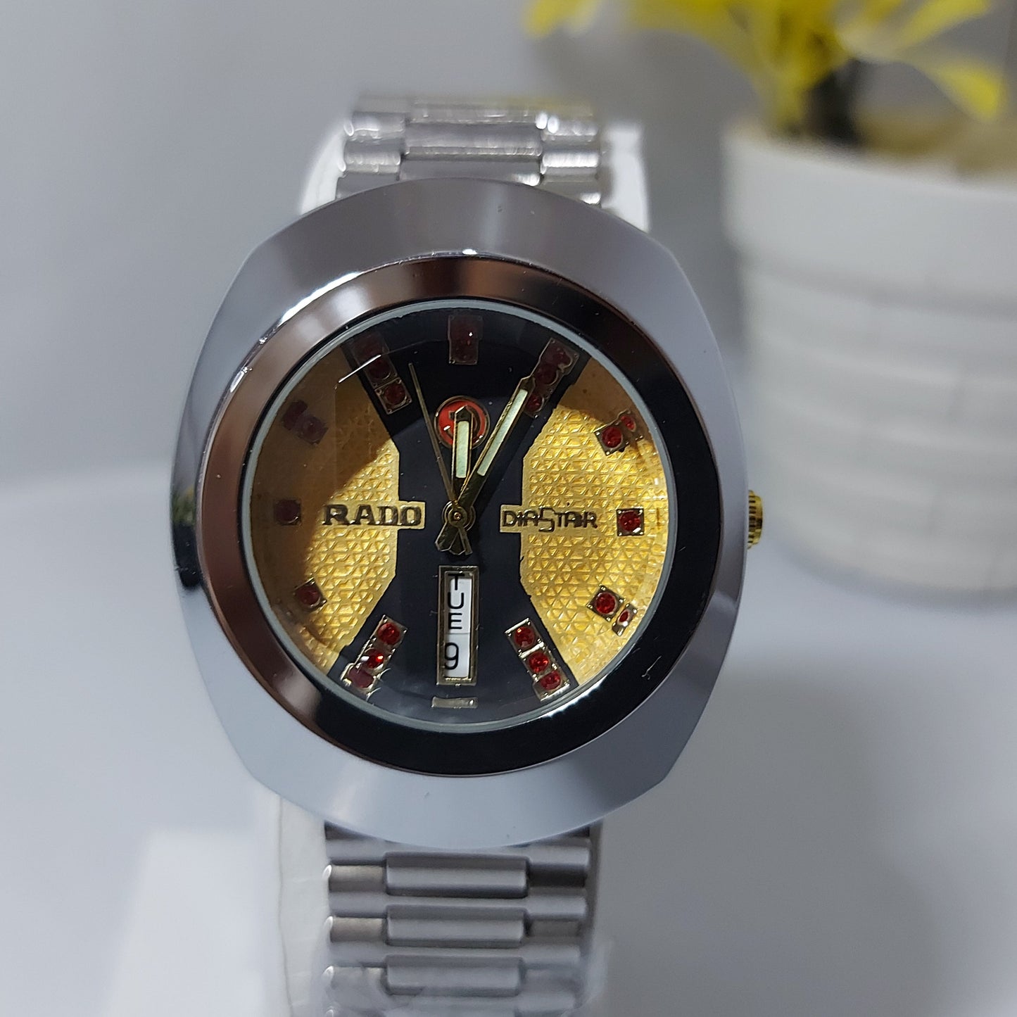 Rado Regular Chain